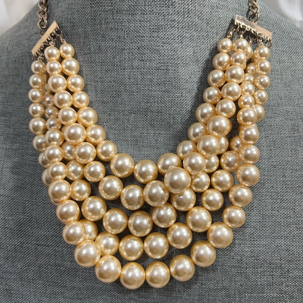 Vintage Faux Pearls adjustable, Fashionable and Stylish Gold chain with clasp.☑️ - Picture 4 of 7